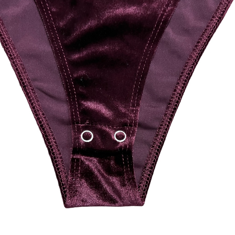 SOLD- NWT Forever 21 Burgundy Velvet Bodysuit Size Medium - Picture 4 of 7